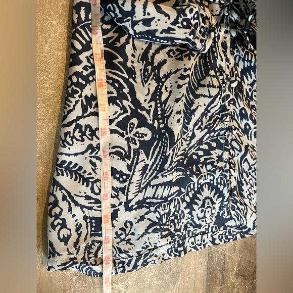 Banana Republic Patterned Scoop Neck Blouse XSmall - Picture 9 of 9
